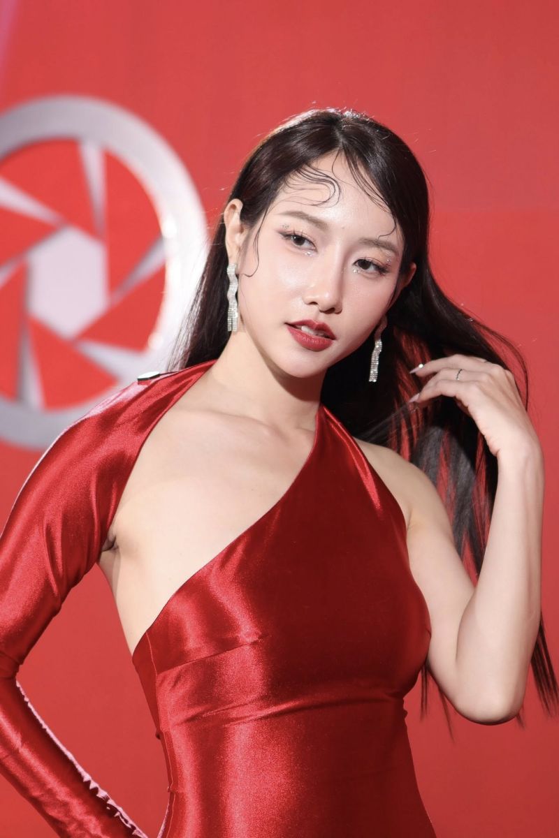 Hyejin HNguyen – Makeup Artist chuyên nghiệp đứng sau layout bùng nổ của Lê Trương Tú Phụng trong tập cinematic Canon Vietnam tại Canon Fashion Runway
