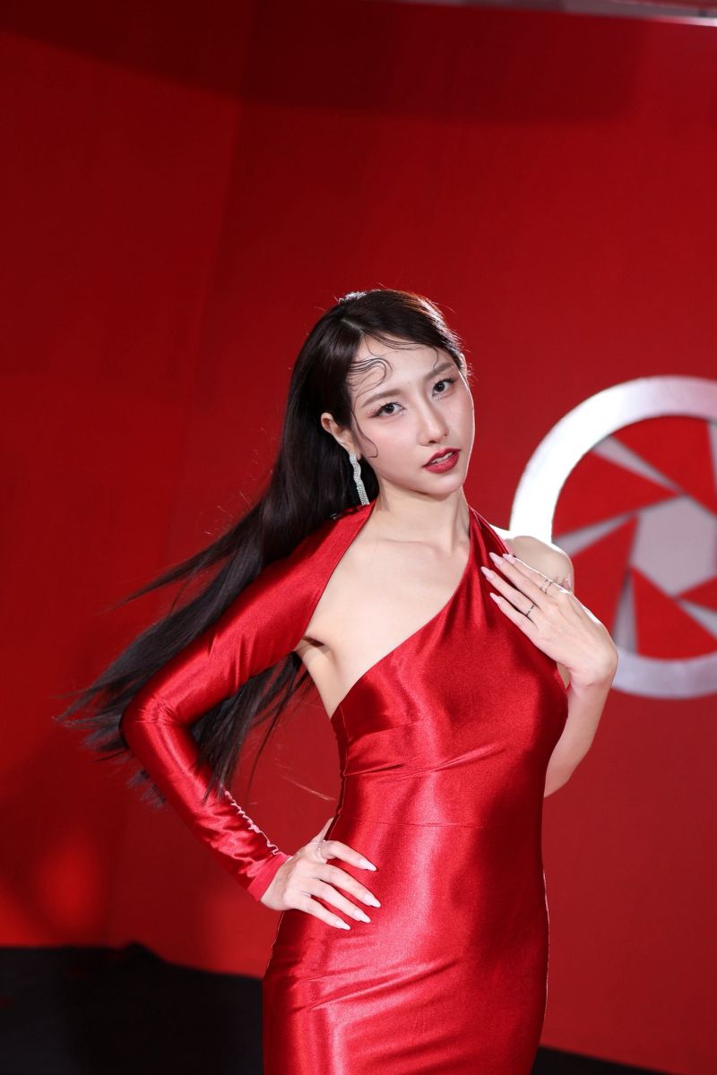 Hyejin HNguyen – Makeup Artist chuyên nghiệp đứng sau layout bùng nổ của Lê Trương Tú Phụng trong tập cinematic Canon Vietnam tại Canon Fashion Runway