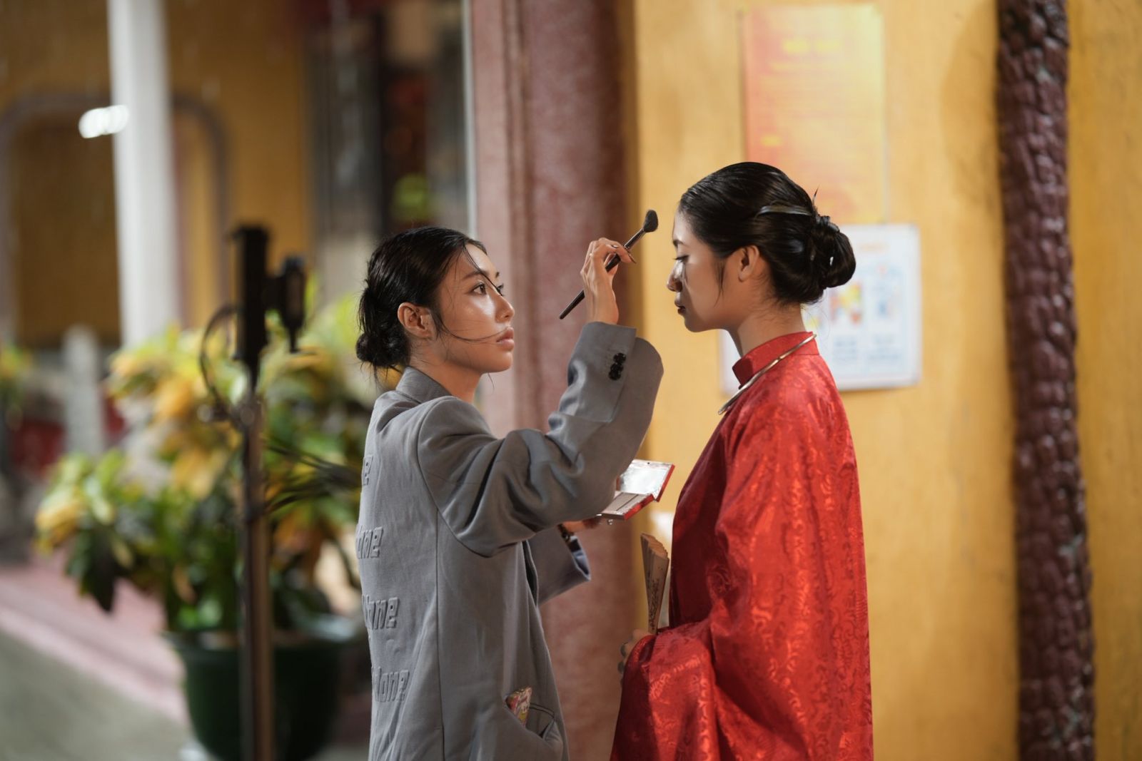 Hyejin Hnguyen Khám Phá Nét Đẹp Phụ Nữ Triều Châu qua Workshop Trang Điểm & Nhiếp Ảnh tại Phố Cổ Hội An