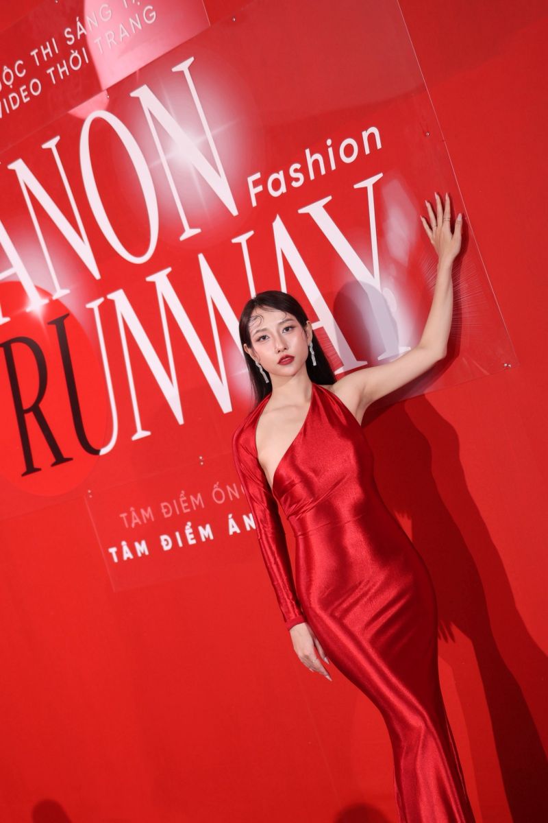 Hyejin HNguyen – Makeup Artist chuyên nghiệp đứng sau layout bùng nổ của Lê Trương Tú Phụng trong tập cinematic Canon Vietnam tại Canon Fashion Runway